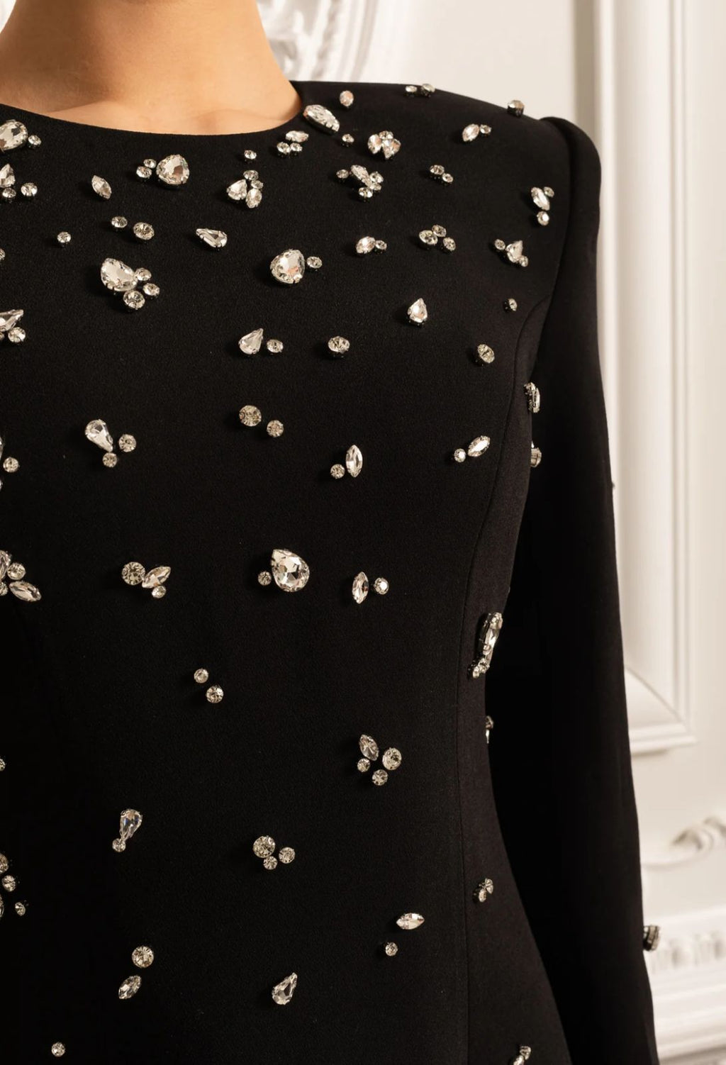 Vestido Longo com Bordado à Mão em Pedrarias