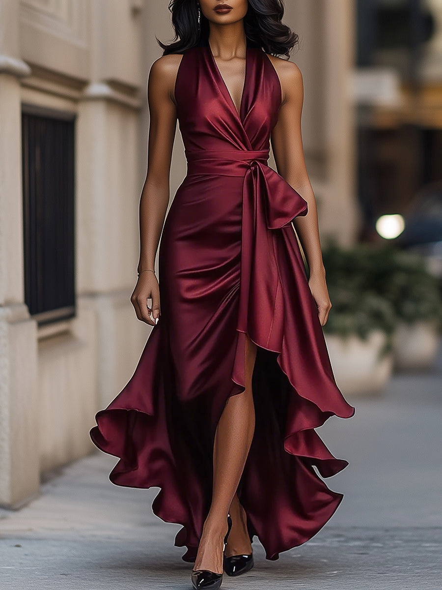 Vestido Longo Midnight Elegance em Cetim com Gola Halter e Babados