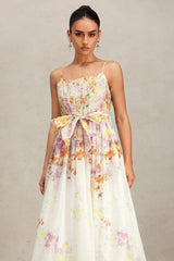 Vestido Retrô Floral em Tule