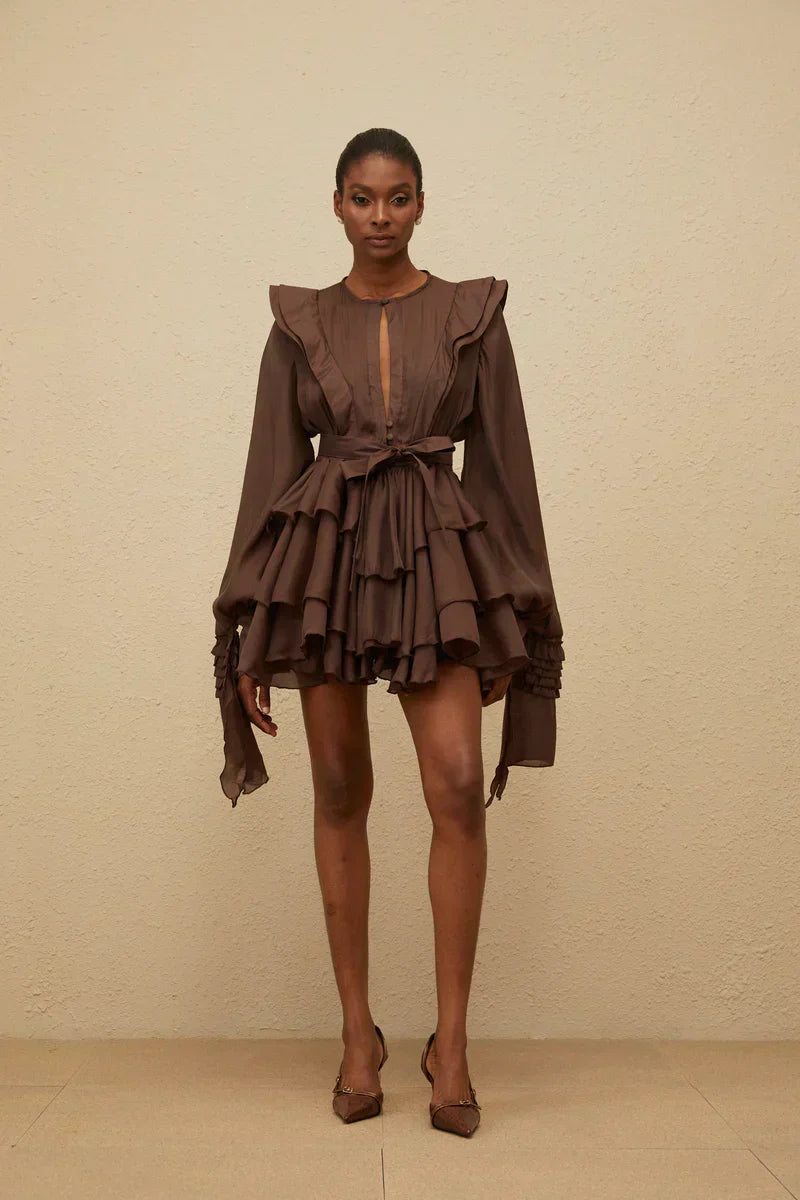 Vestido Chocolate em Camadas