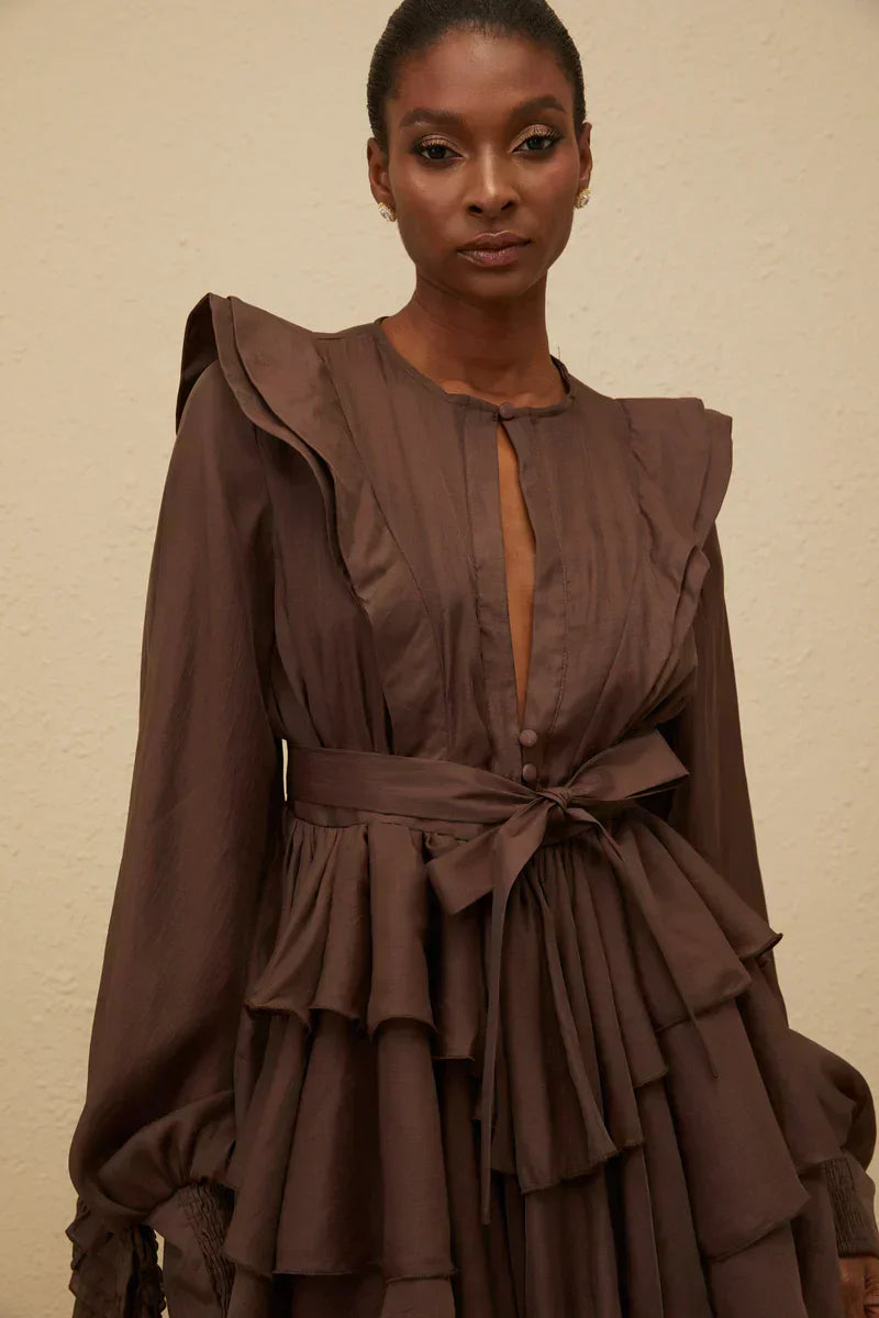 Vestido Chocolate em Camadas