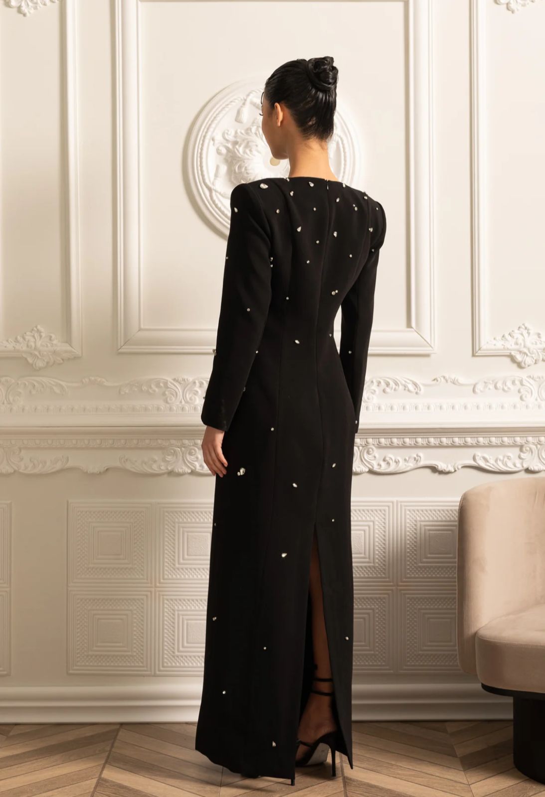Vestido Longo com Bordado à Mão em Pedrarias