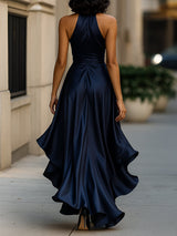 Vestido Longo Midnight Elegance em Cetim com Gola Halter e Babados