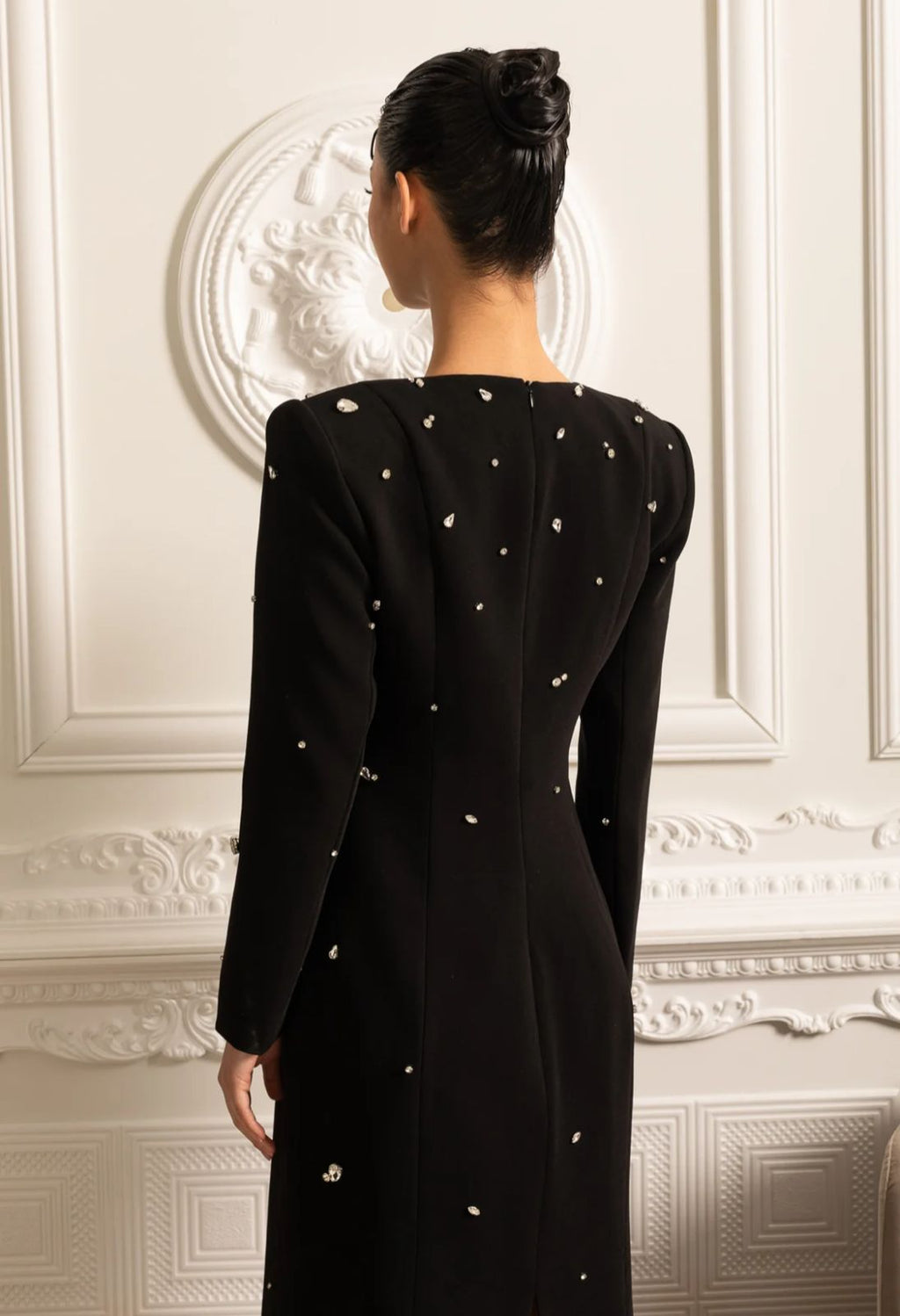 Vestido Longo com Bordado à Mão em Pedrarias
