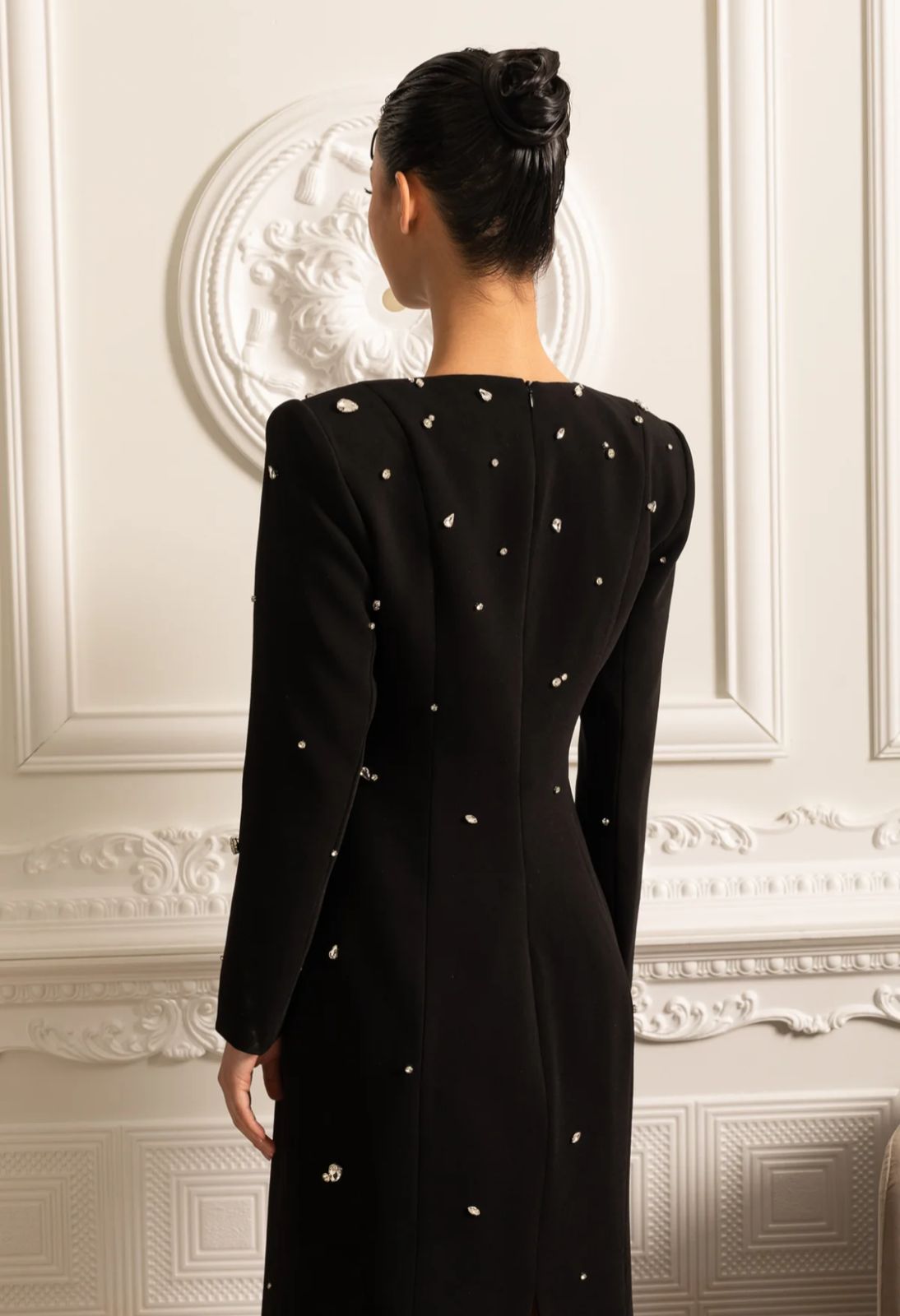 Vestido Longo com Bordado à Mão em Pedrarias