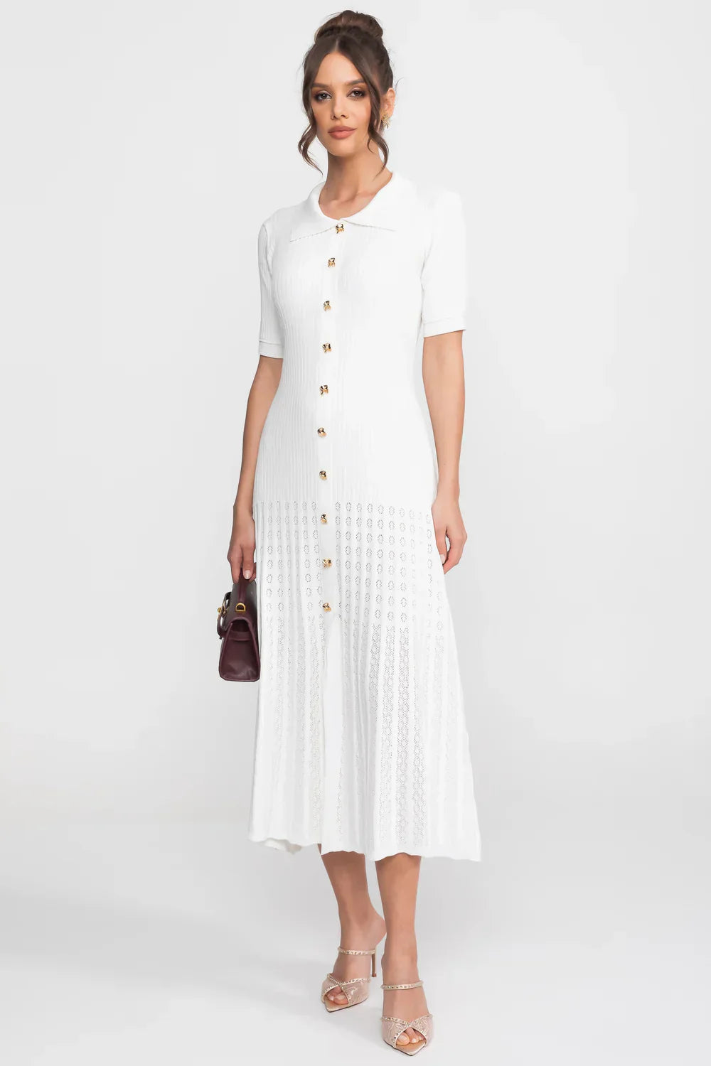 Vestido Midi em Tricô Canelado com Gola Boneca e Saia Plissada