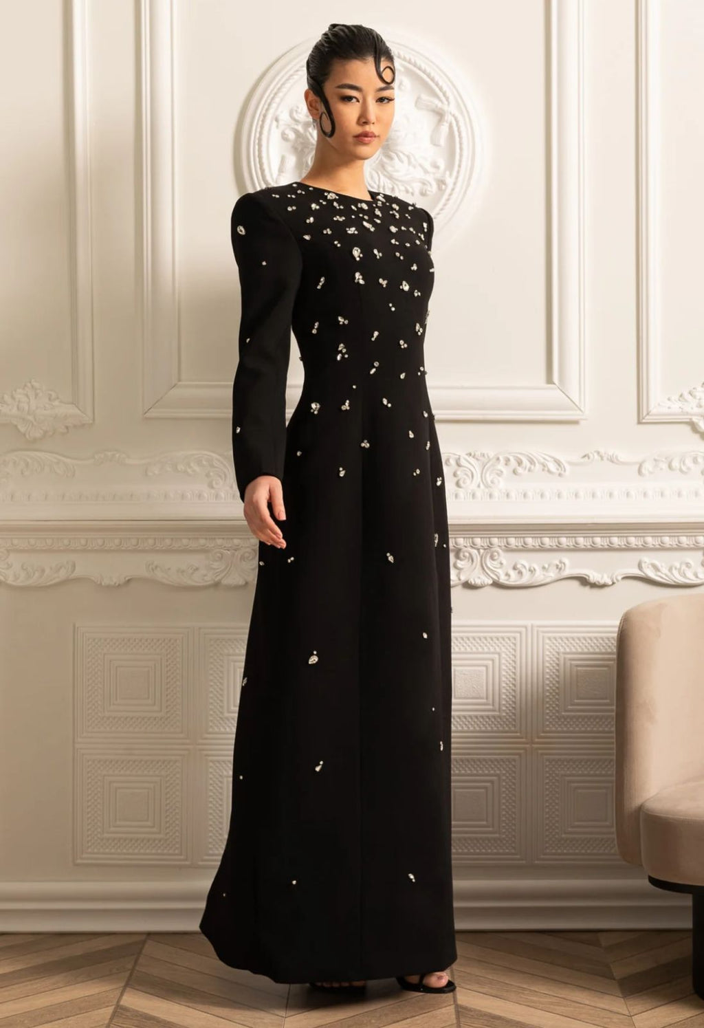 Vestido Longo com Bordado à Mão em Pedrarias