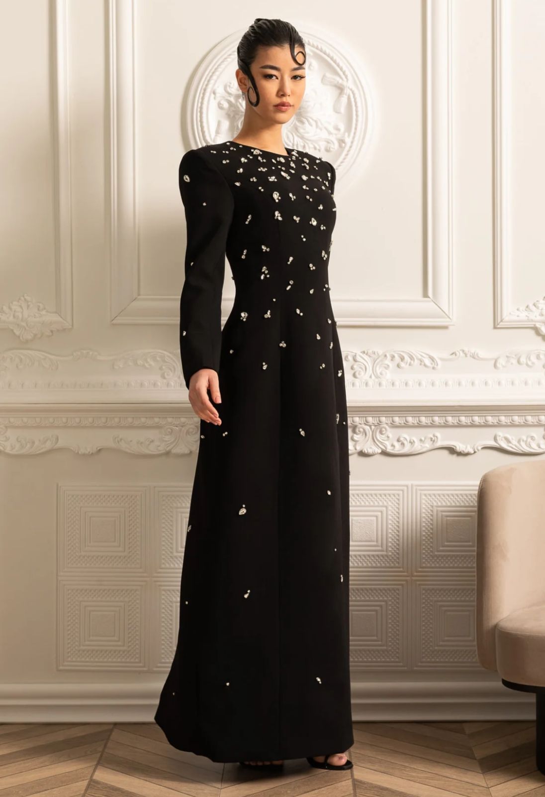Vestido Longo com Bordado à Mão em Pedrarias