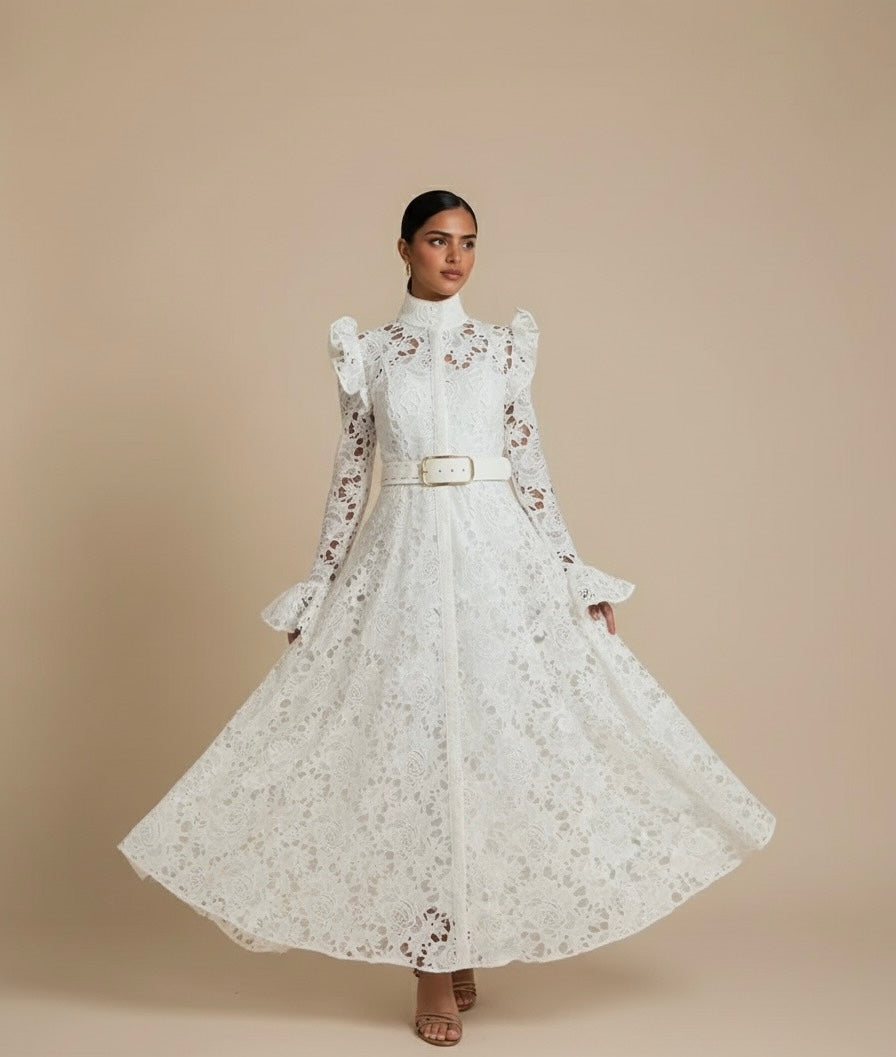 Vestido Renda e Cintura Império