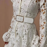 Vestido Renda e Cintura Império