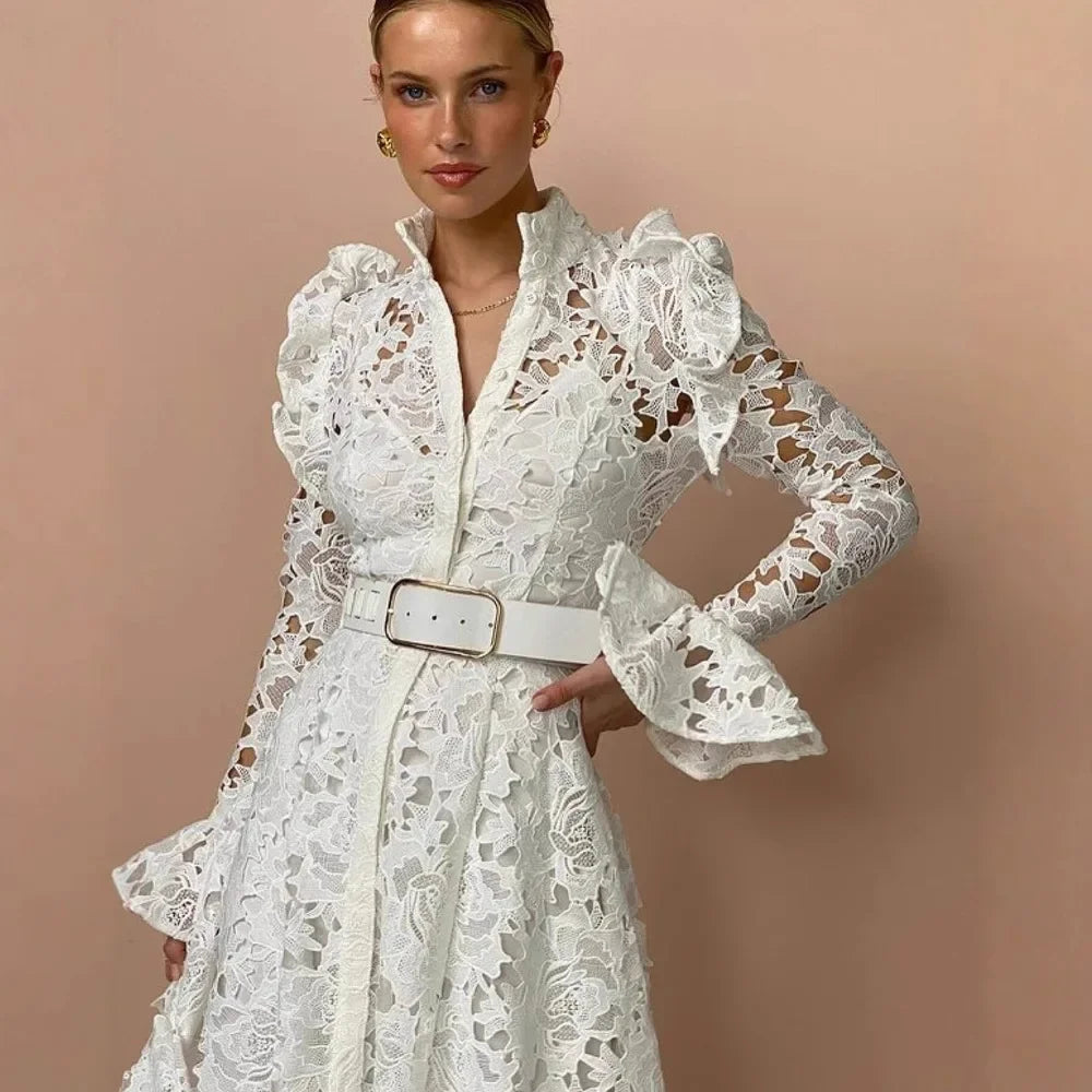 Vestido Renda e Cintura Império