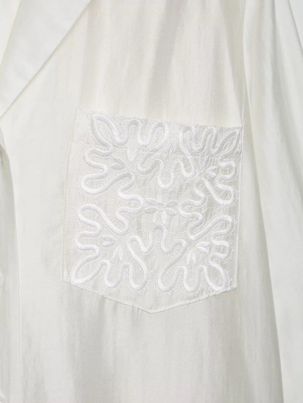 Camisa Elegante de Manga Longa – Modelagem Solta e Minimalista