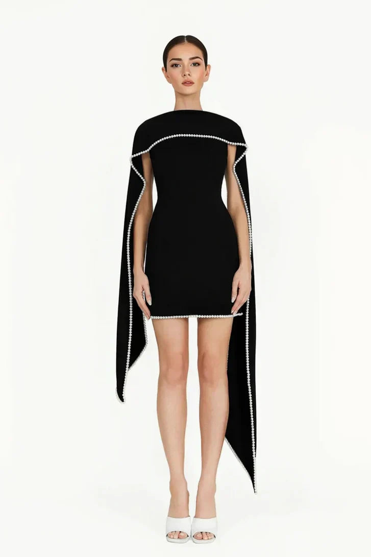 Vestido Assimétrico com Pérolas