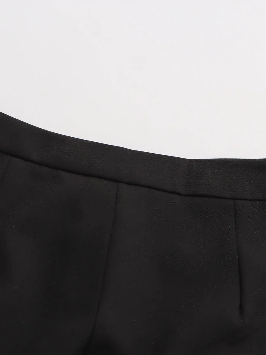 Conjunto de Alfaiataria Escultural com Blazer e Calça com Cristais