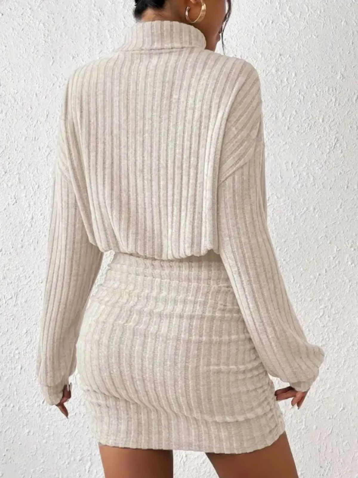 Vestido de Tricô Canelado com Gola Alta e Manga Longa