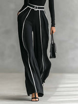 Conjunto de Top Gola Alta e Manga Longa com Debrum Branco, Calça Pantalona e Cinto