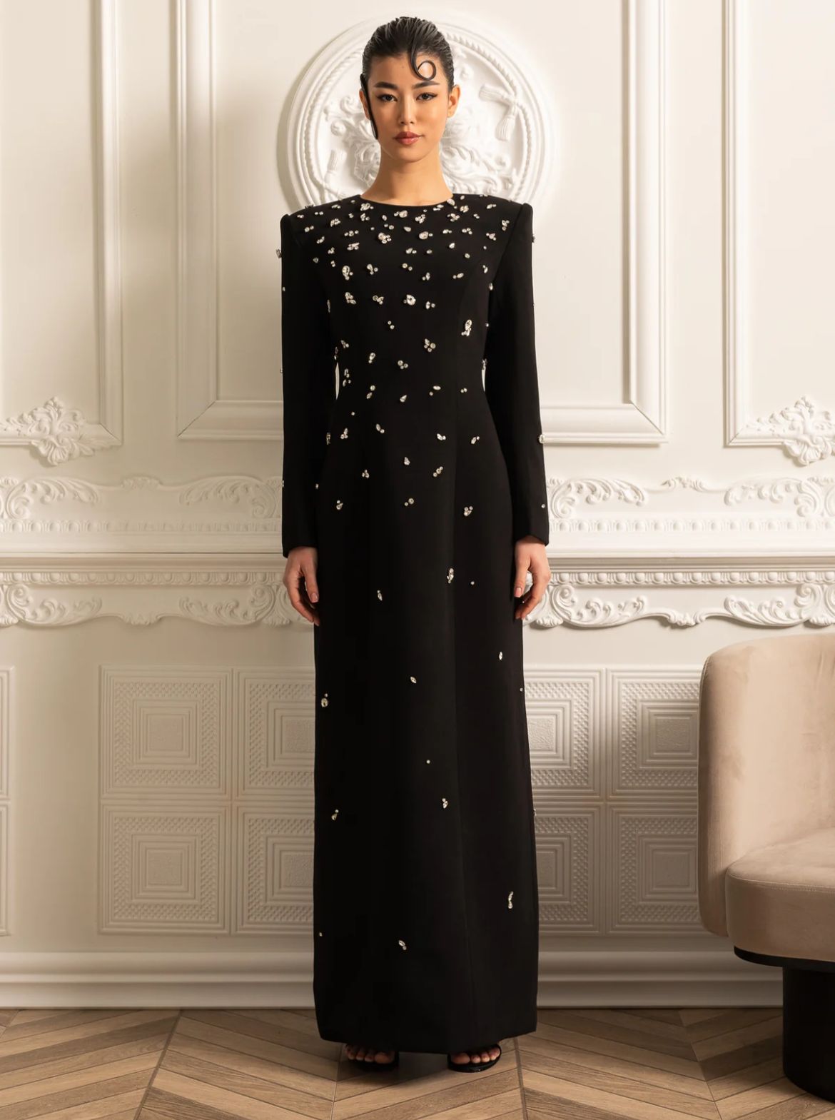 Vestido Longo com Bordado à Mão em Pedrarias