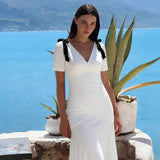 Vestido Branco com Laços